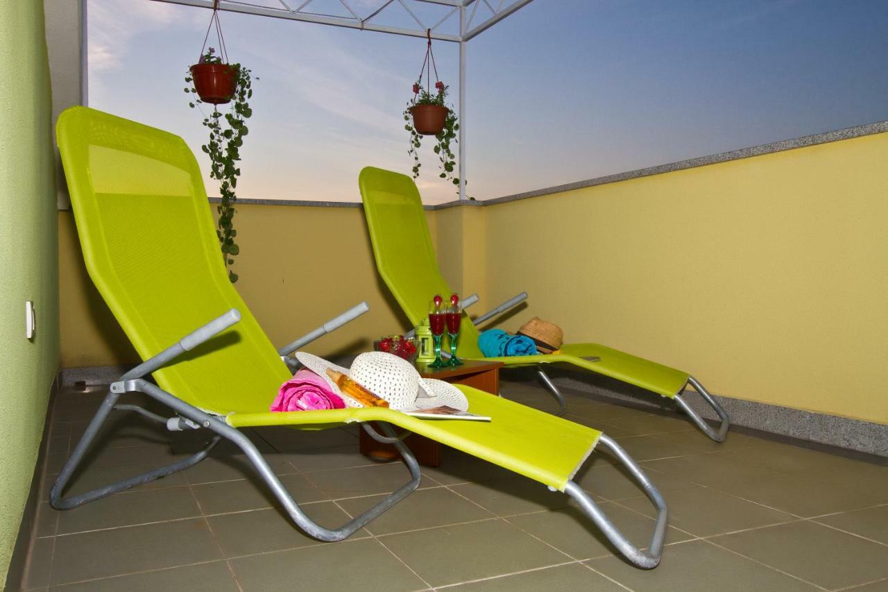 Holiday Residence Maja Katuni Exterior photo