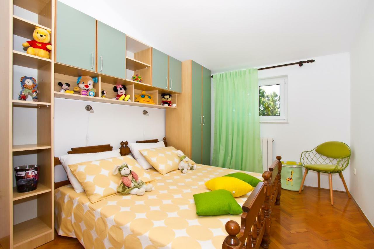 Holiday Residence Maja Katuni Exterior photo
